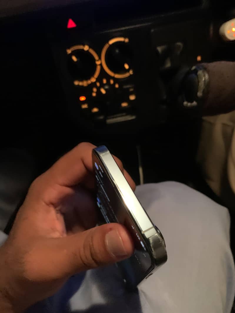 Apple iPhone 13 Pro Max 1