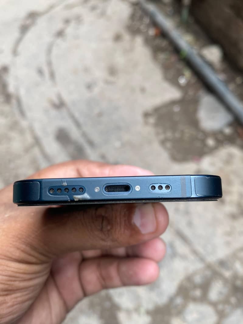 Apple iPhone 13 3
