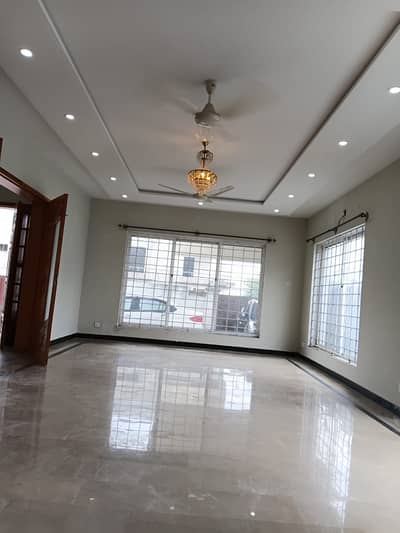 1 Kanal ground portion for rent