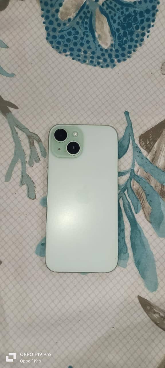 Apple iPhone 15 4