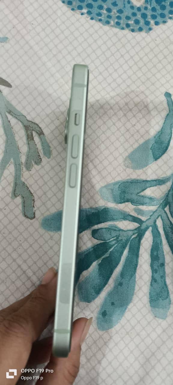 Apple iPhone 15 5