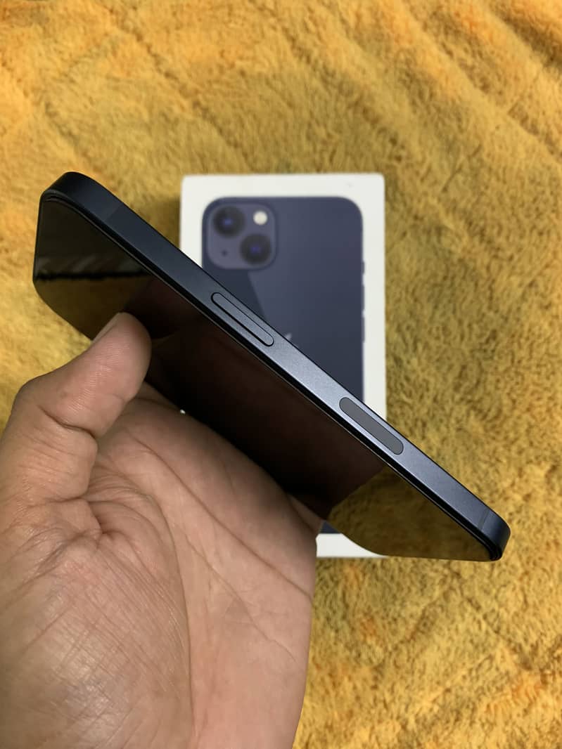 Apple iPhone 13 4