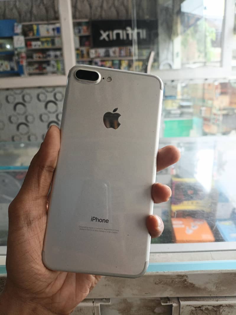 Apple iPhone 7 Plus 0