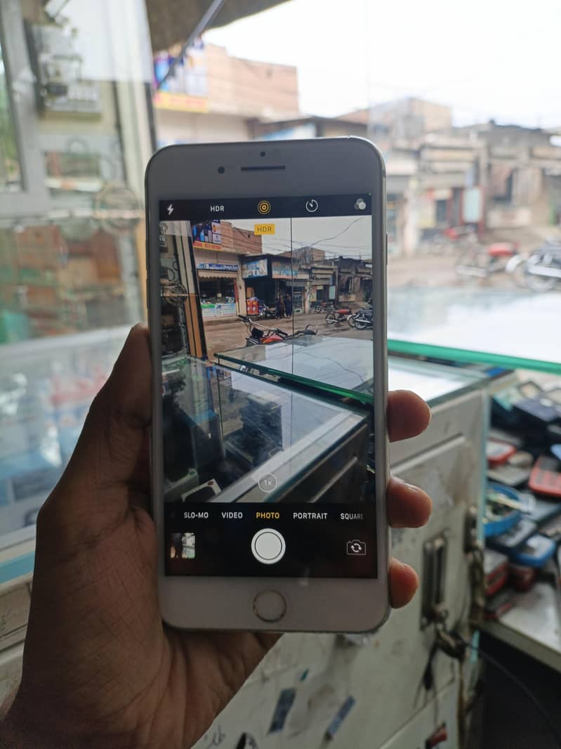 Apple iPhone 7 Plus 2