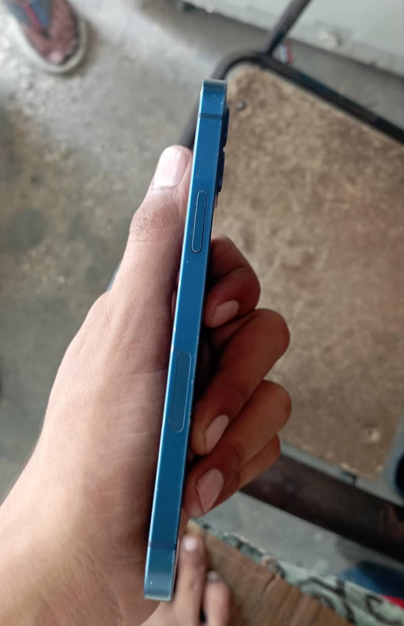 Apple iPhone 12 1