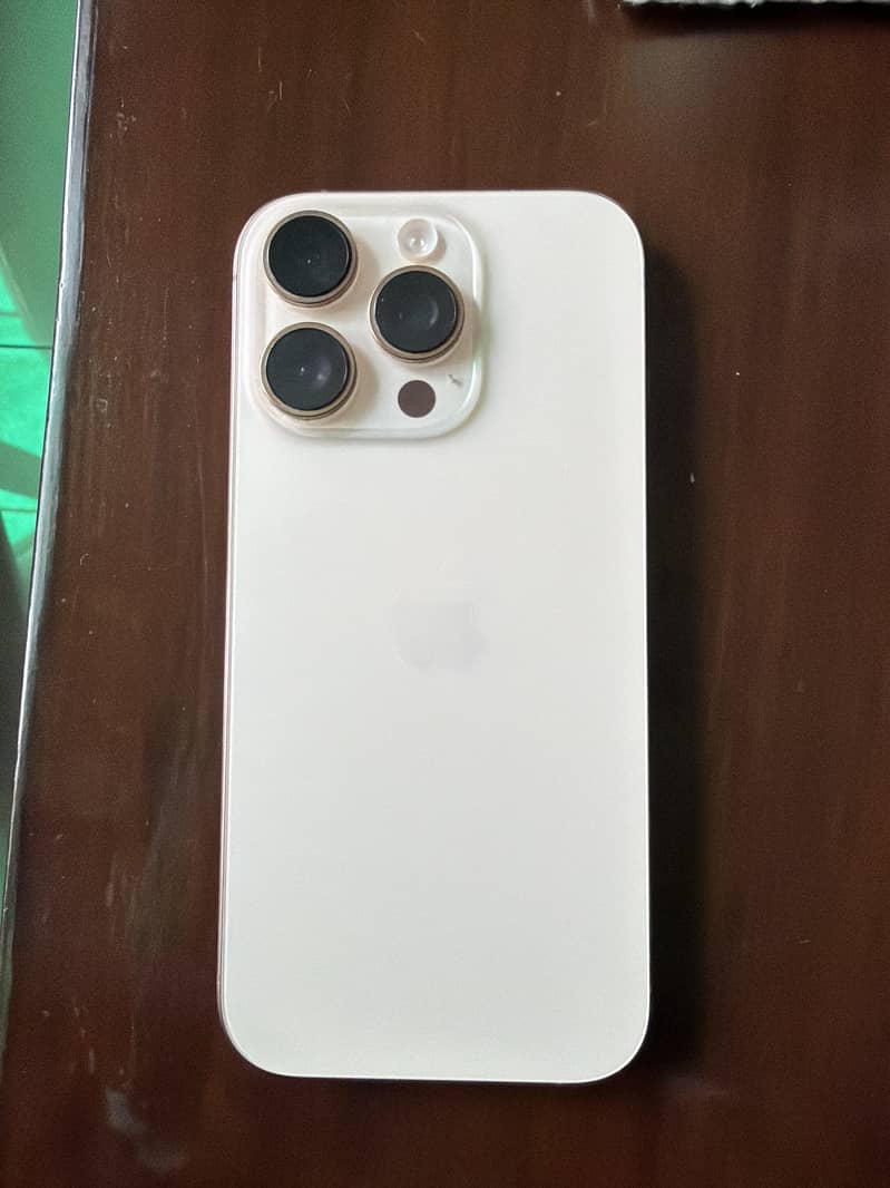 Apple iPhone 16 Pro 1