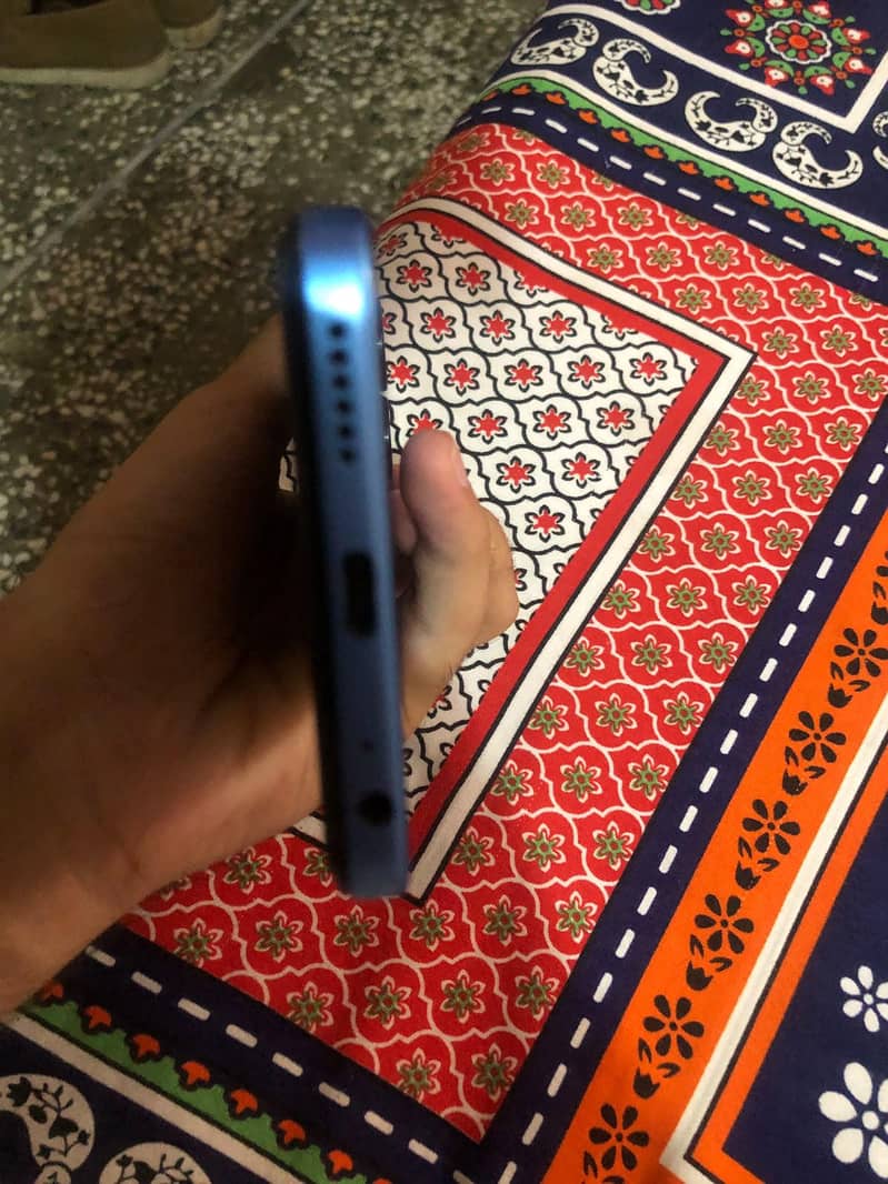 Tecno spark 10 4