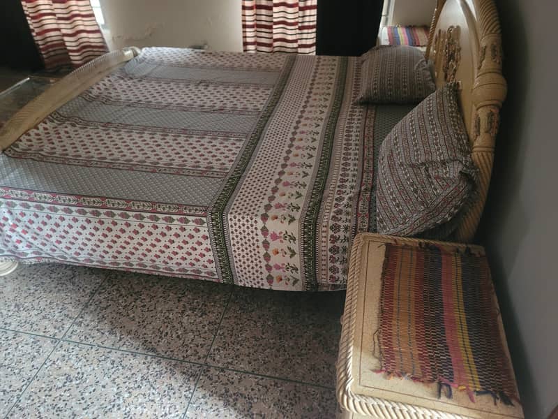 Bed set with sofas and tables 4