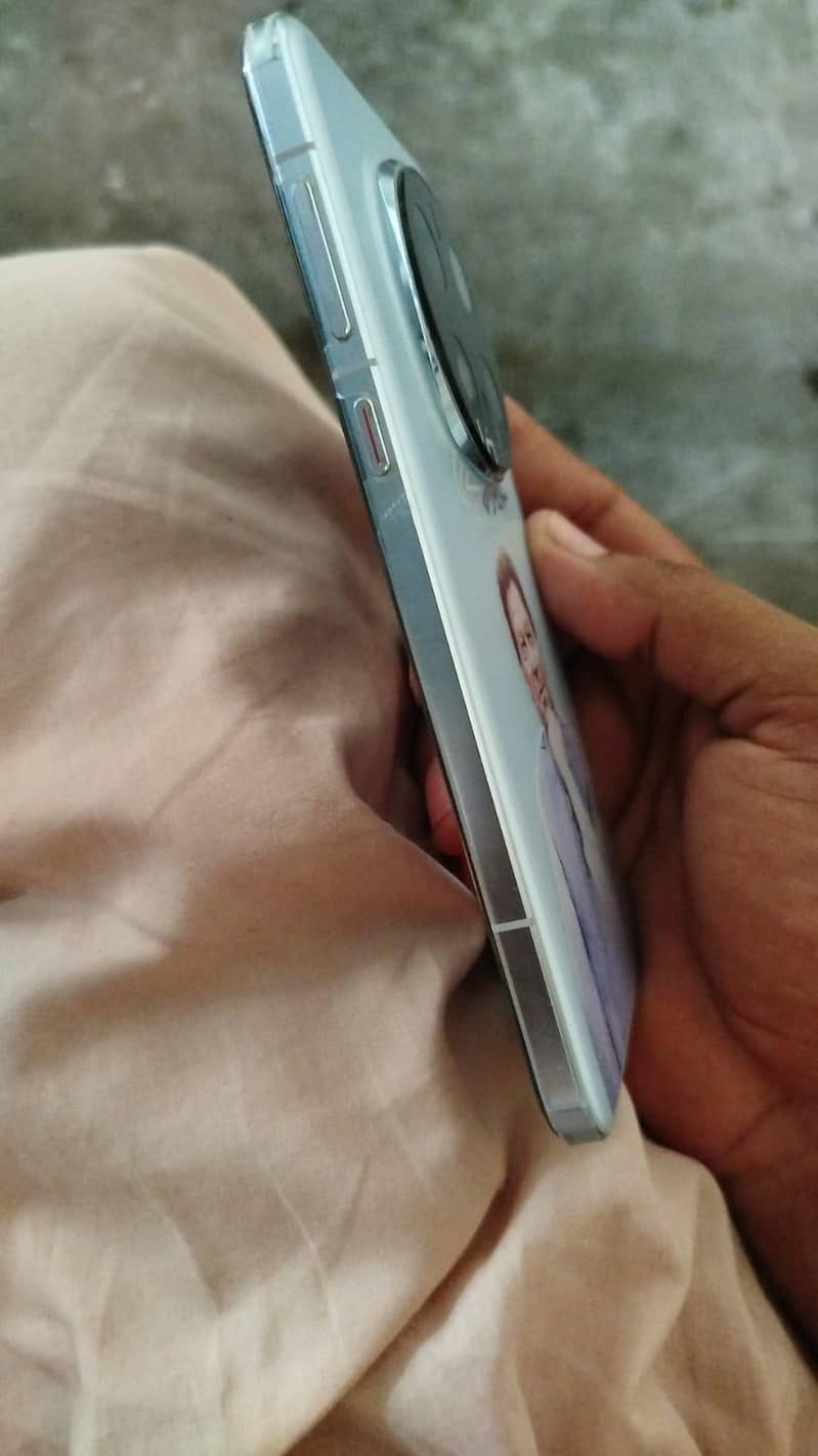Honor Magic7 Pro 4