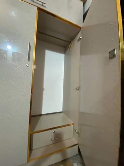 Stylish 2-Door Wardrobe – Like New