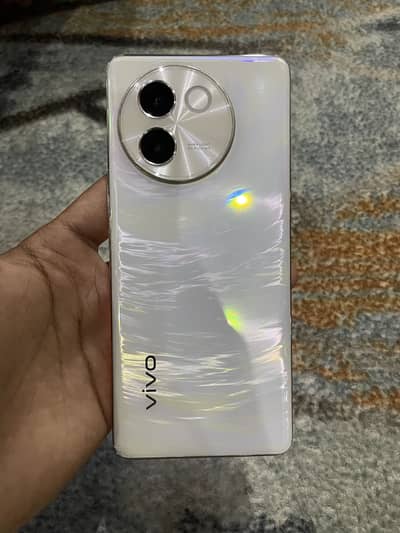 Vivo V30e
