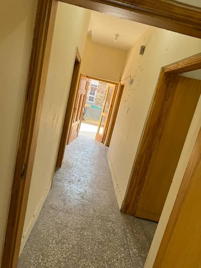 double storey house for sale location Islamabad i-10/2 size 25-60 near Markaz