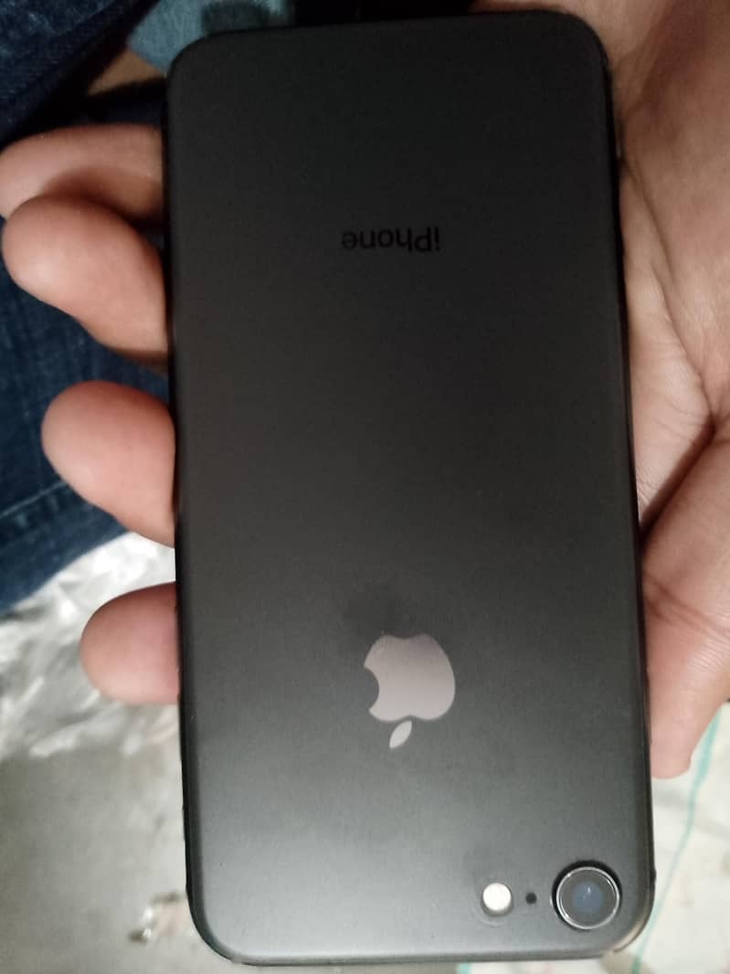 Apple iPhone 8 3