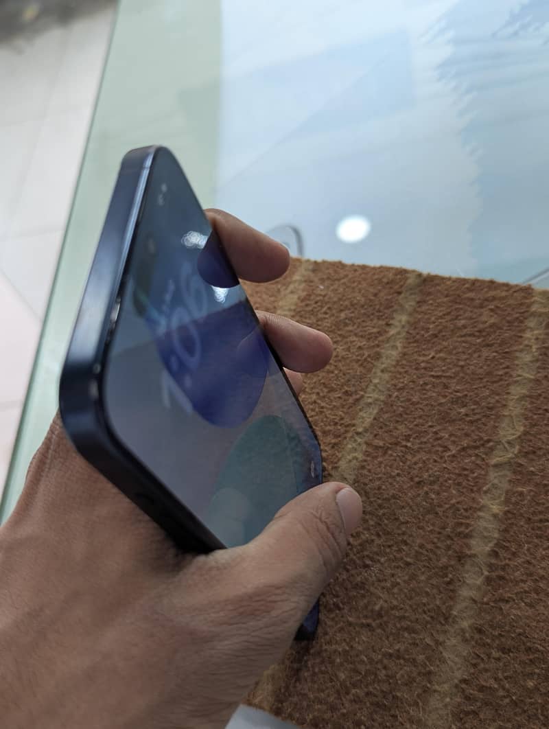 Apple iPhone 15 Pro Max 1