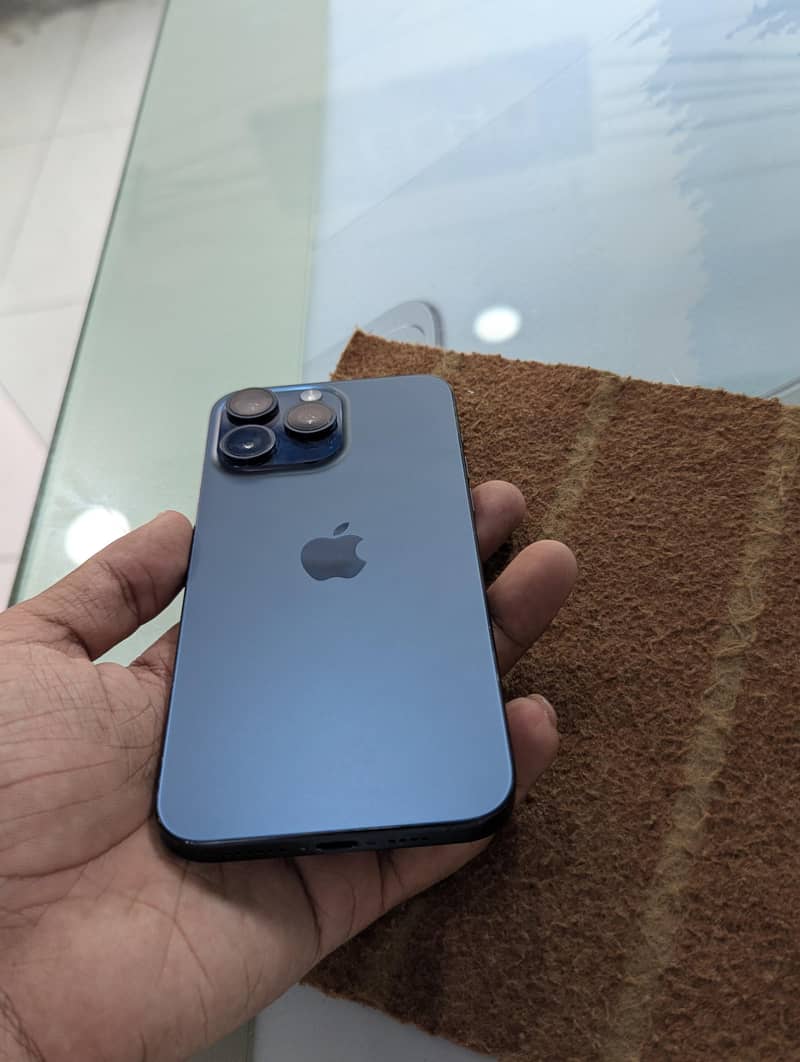 Apple iPhone 15 Pro Max 3