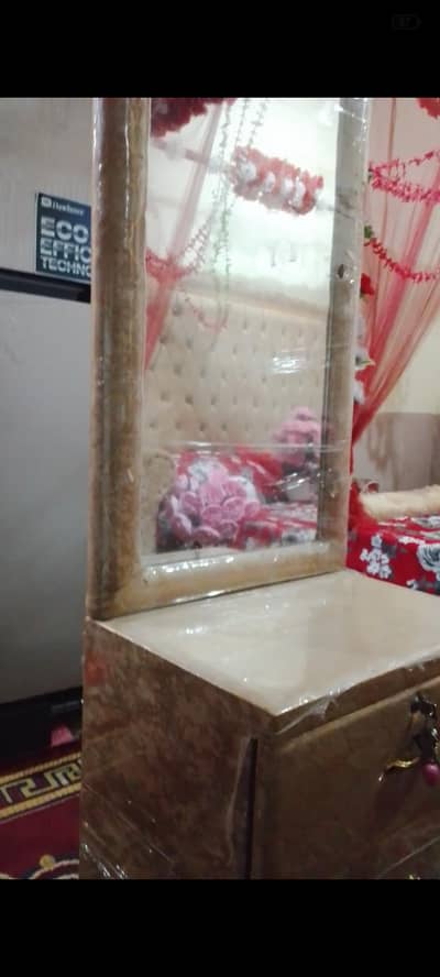 single mirror side table