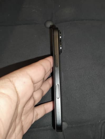 Apple iPhone 16