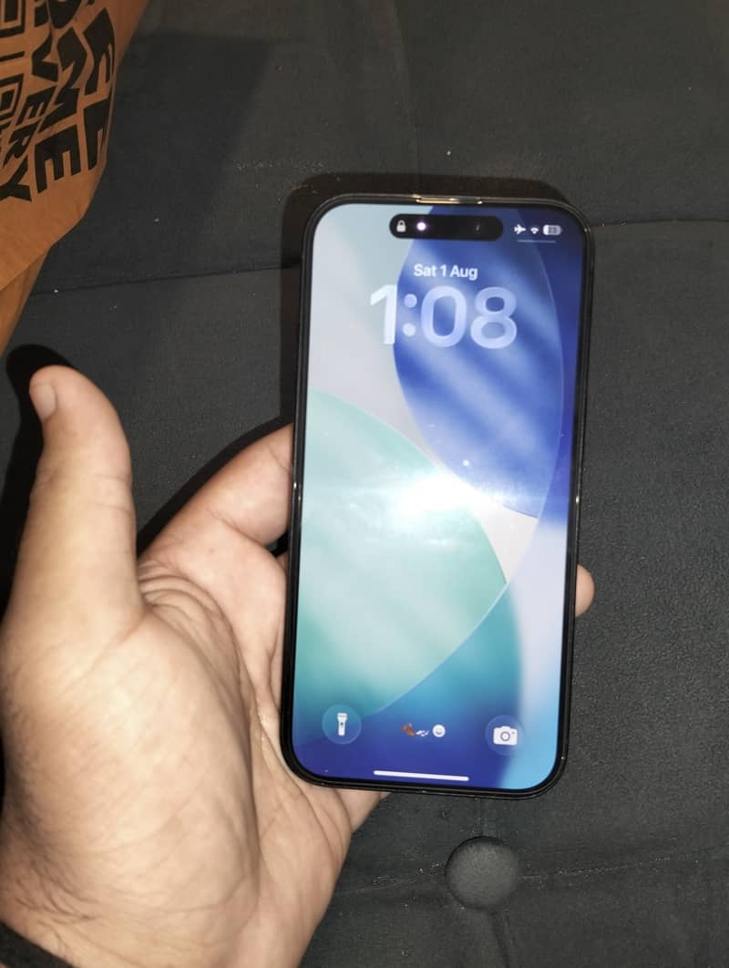 Apple iPhone 16 3