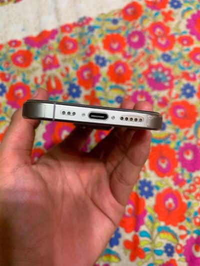 Apple iPhone 15 Pro jv 10by 10