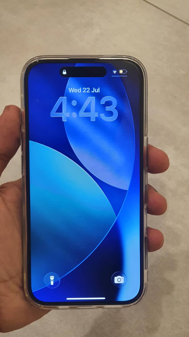 Apple iPhone 16 5