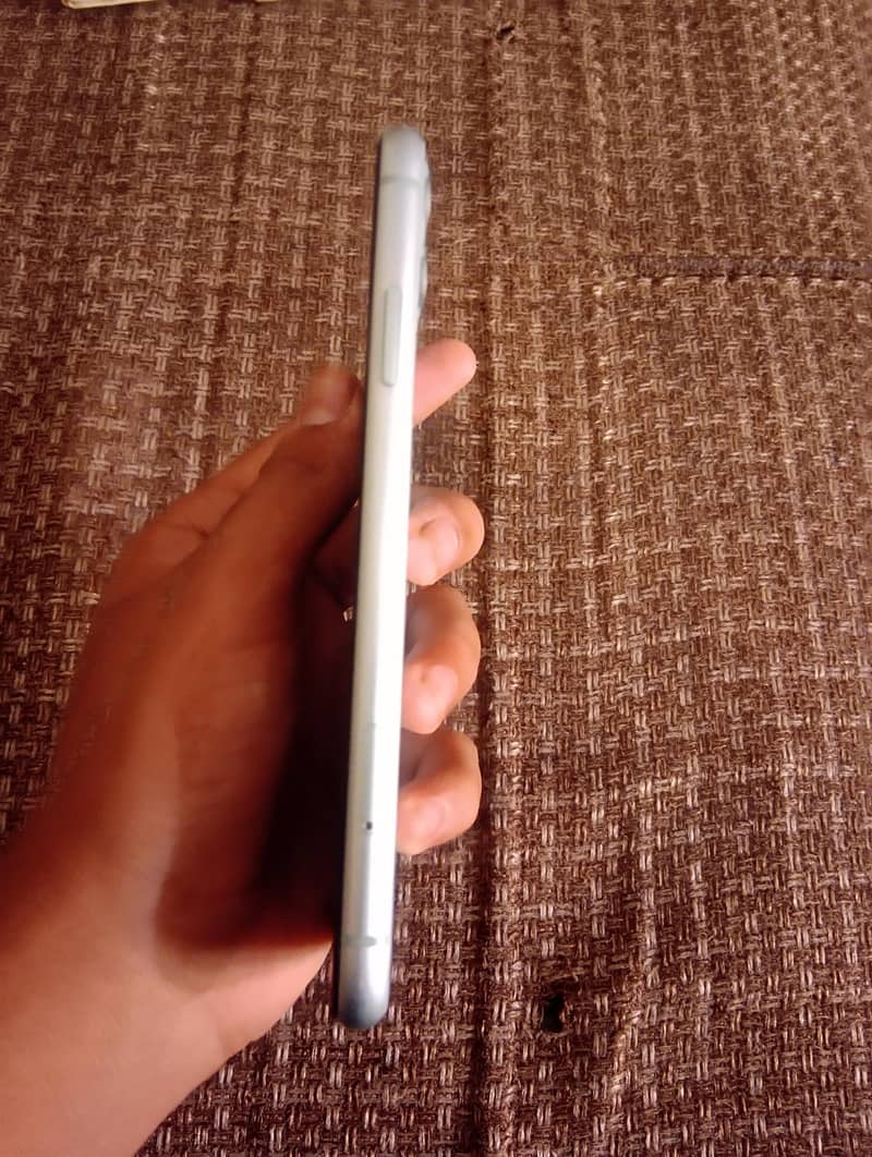 Apple iPhone 11 2