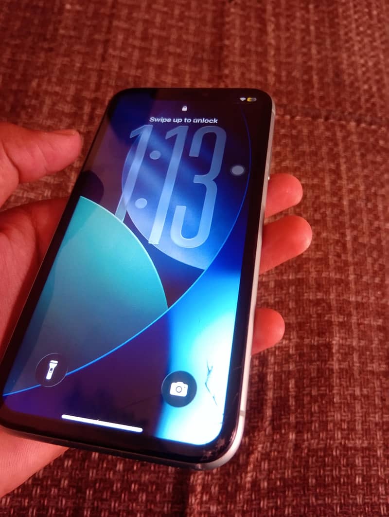 Apple iPhone 11 4
