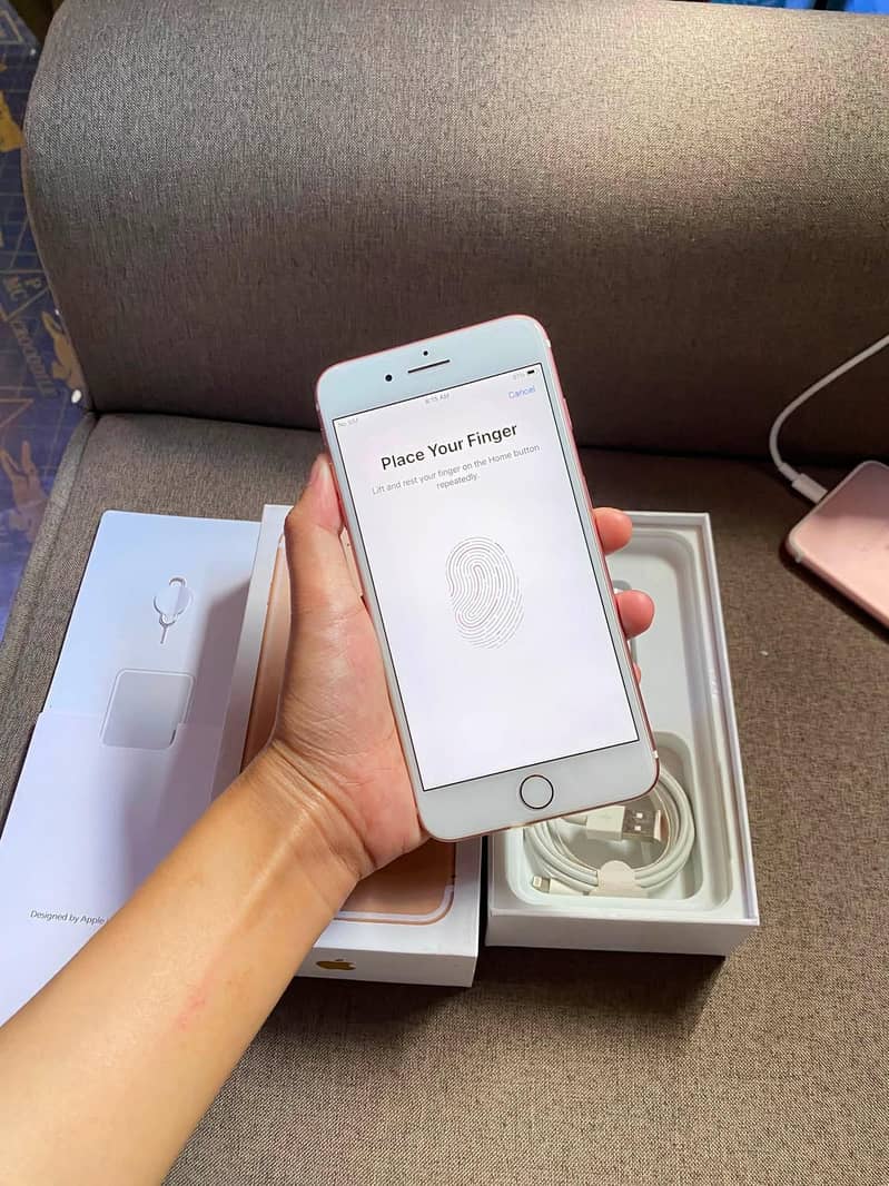 Apple iPhone 7 Plus 2