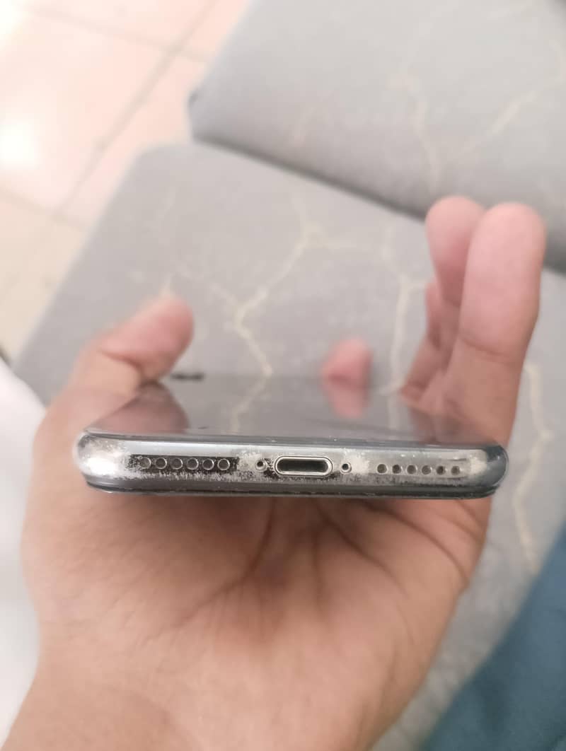 Apple iPhone X 3