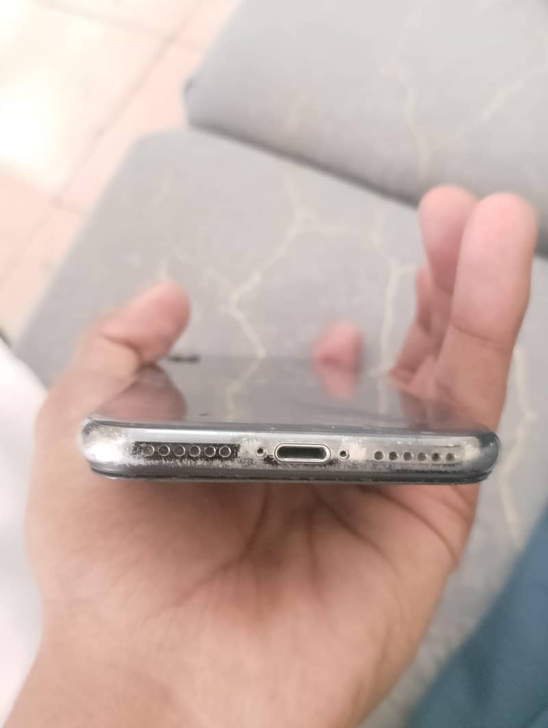 Apple iPhone X 6