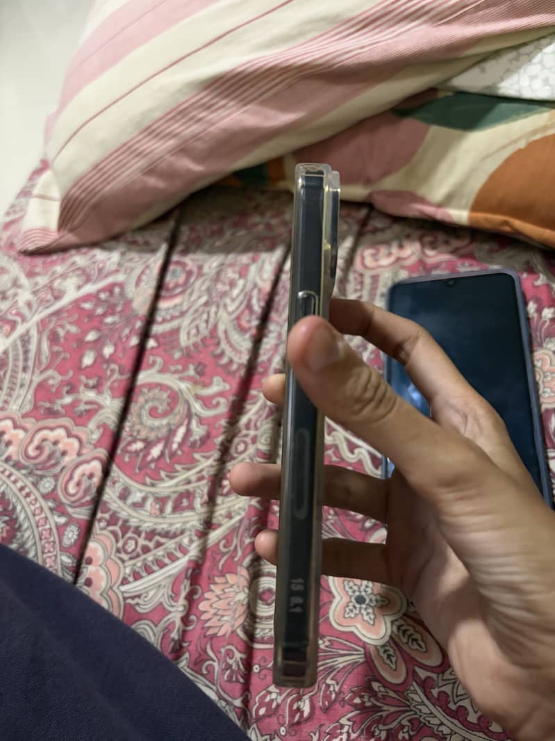 Apple iPhone 15 2
