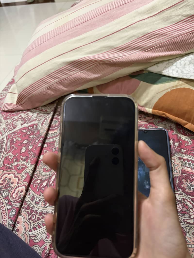 Apple iPhone 15 3