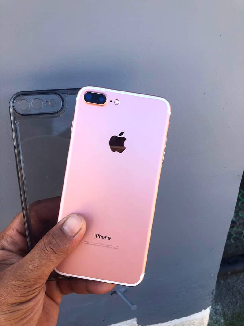 Apple iPhone 7 Plus 1