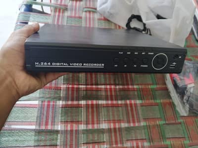 dvr . 4 cameras all ok like a new brand new condition