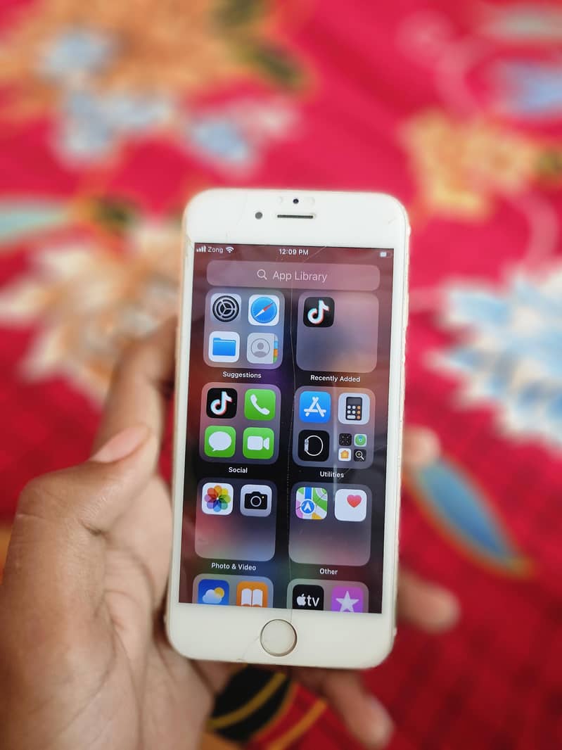Apple iPhone 6S 1