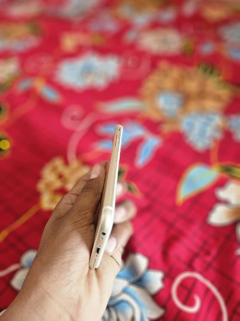 Apple iPhone 6S 6