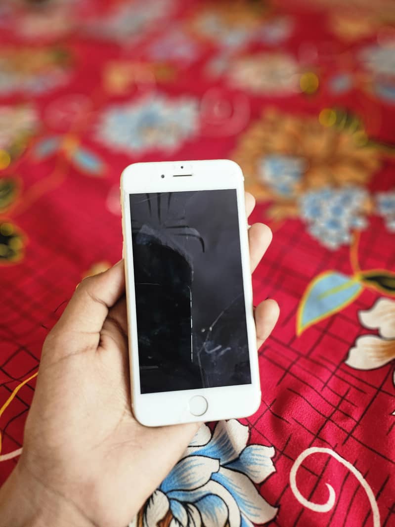 Apple iPhone 6S 8
