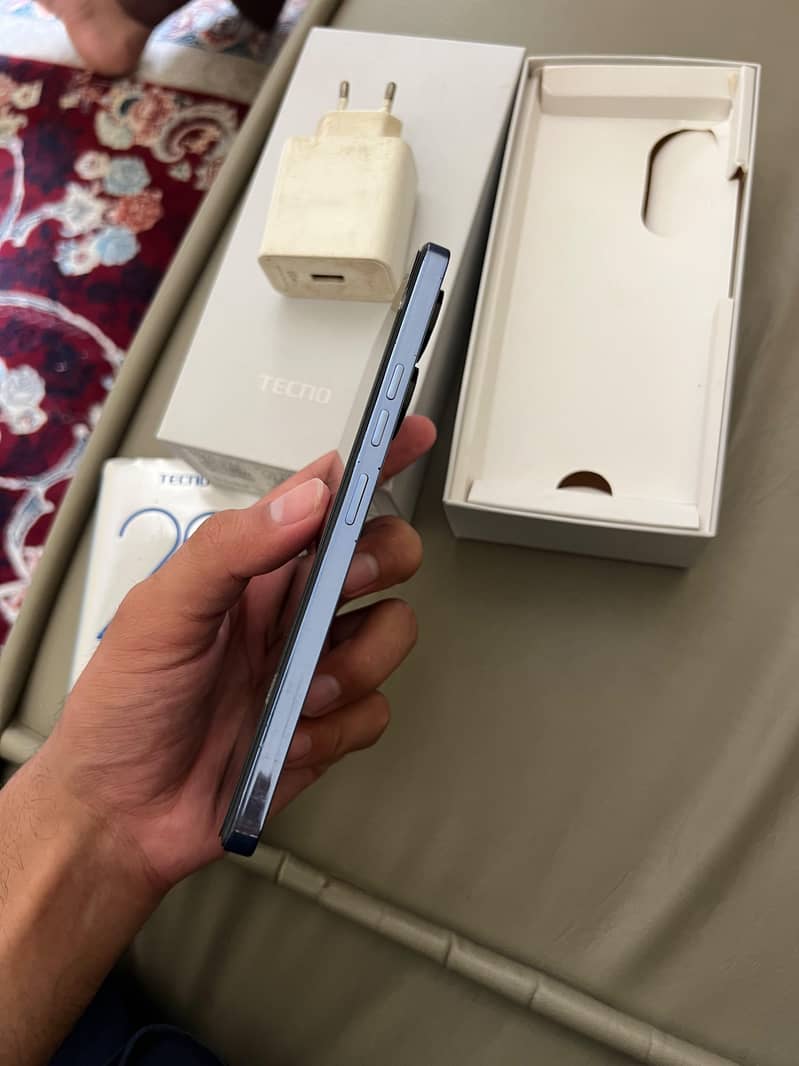 Tecno CAMON 20 3