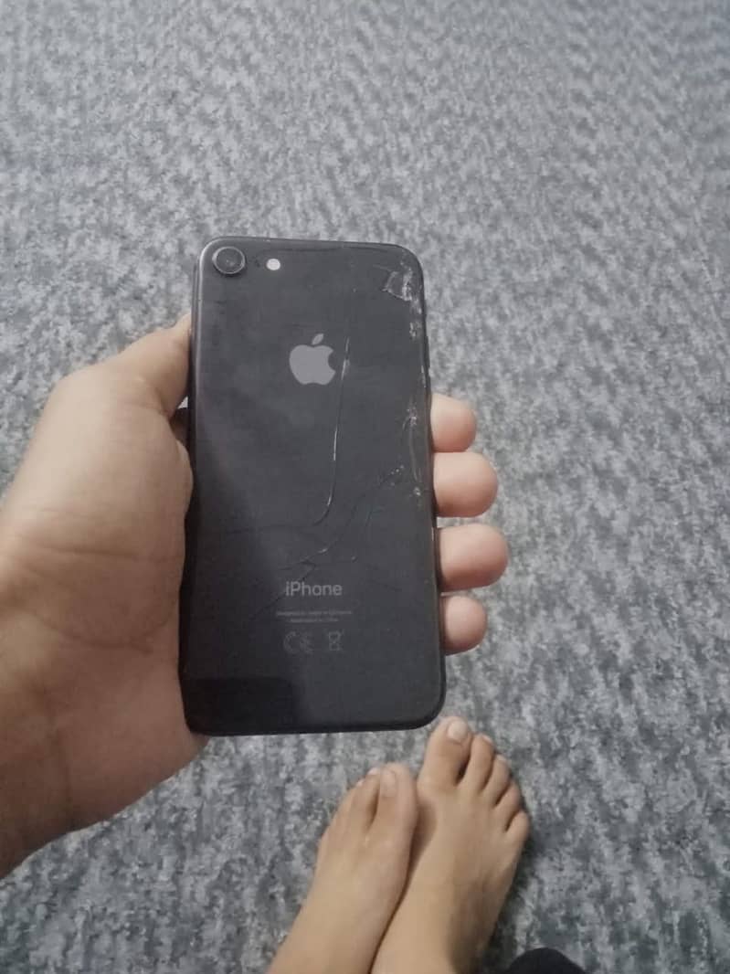Apple iPhone 8 3