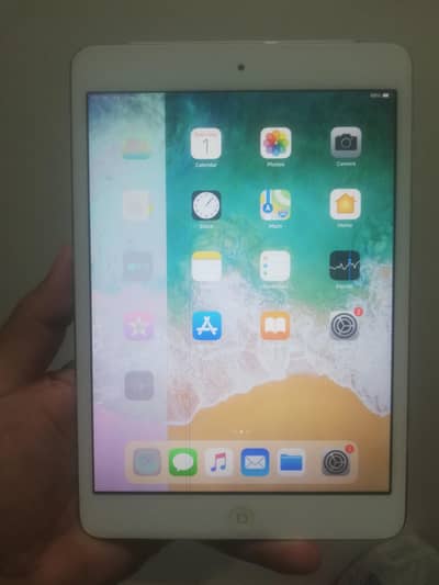 Ipad Mini 2.  [16 gb]  Cellular yaani Sim bhee istamaal hoti he.