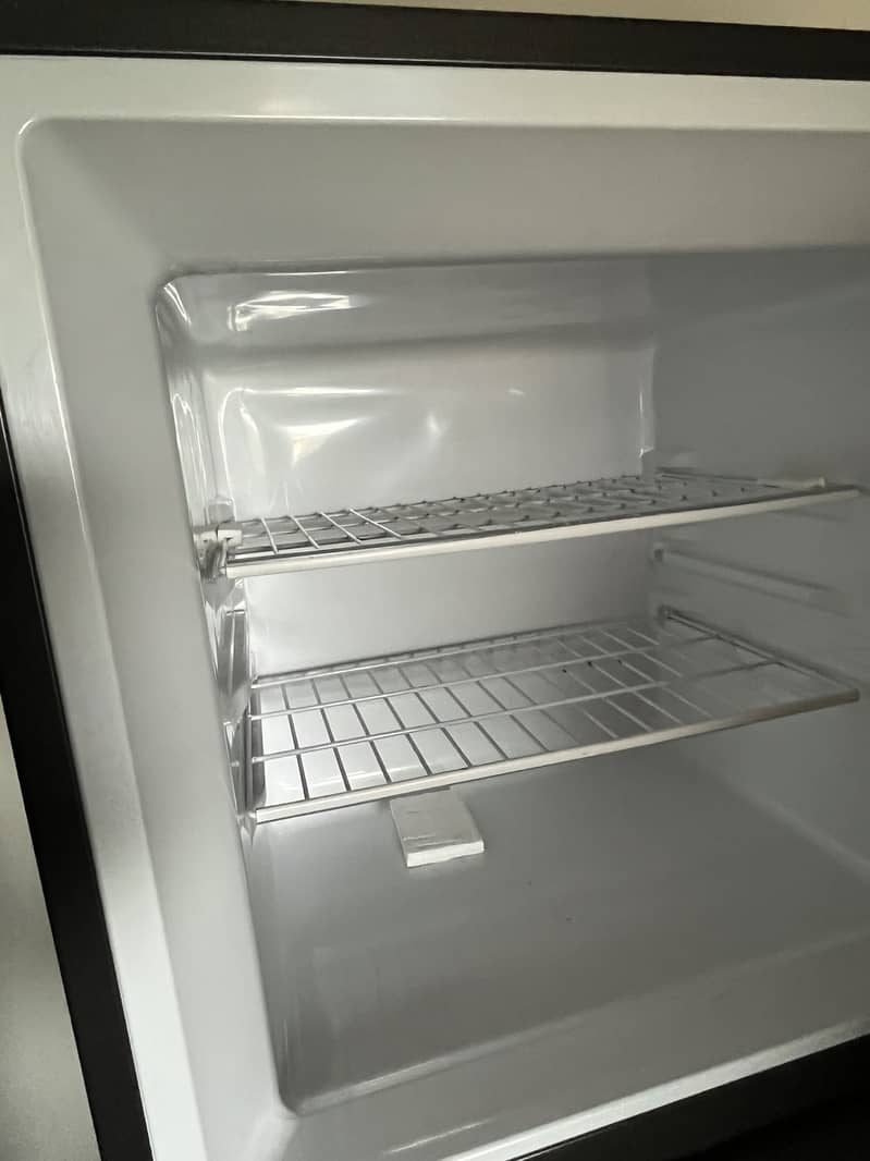 Refrigerator 1