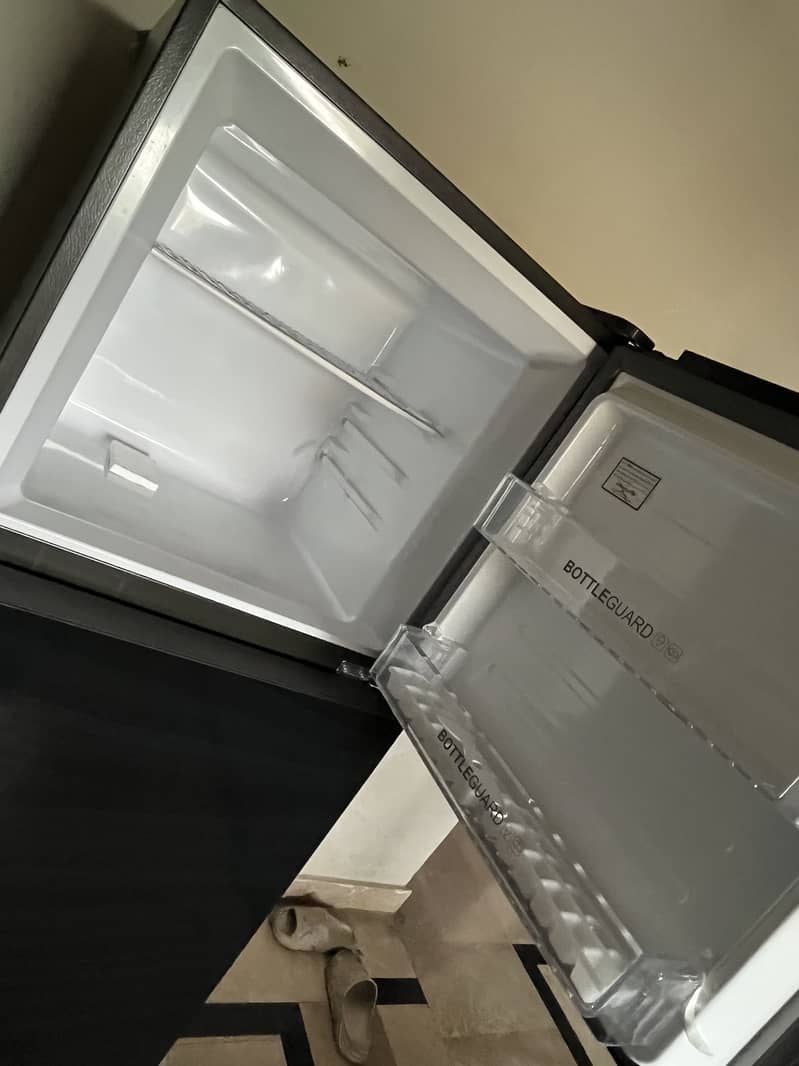 Refrigerator 4