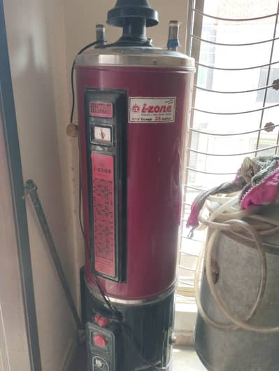 izone dual Electric+ Gas water gyser
