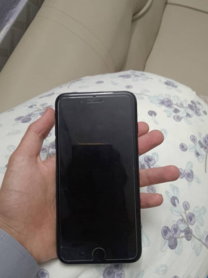 Apple iPhone 7 Plus 1