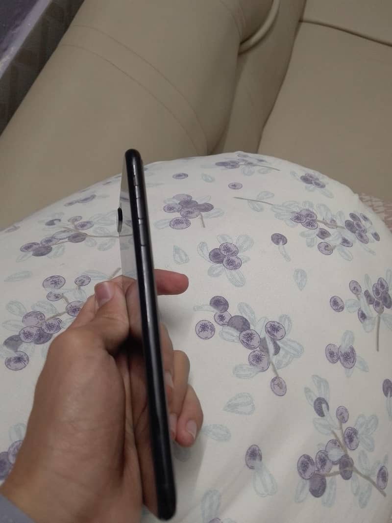 Apple iPhone 7 Plus 2