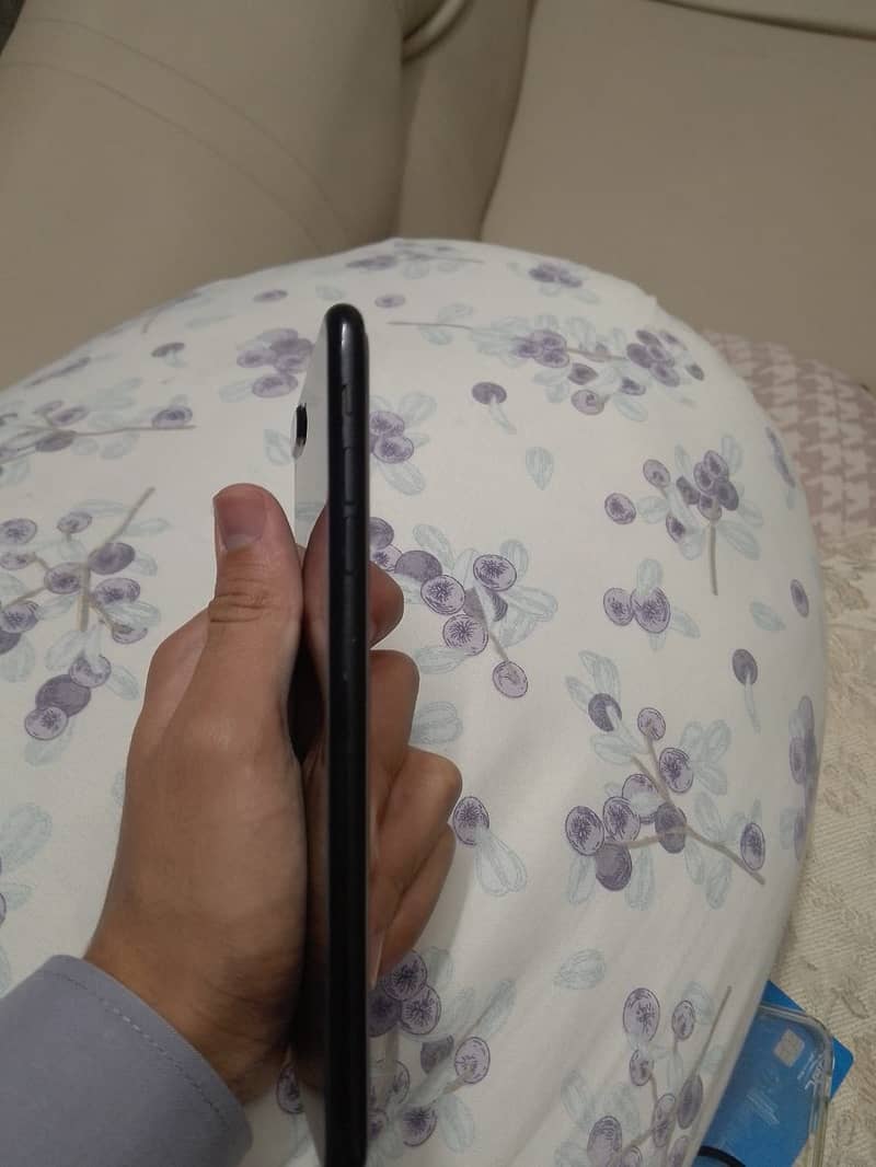 Apple iPhone 7 Plus 4