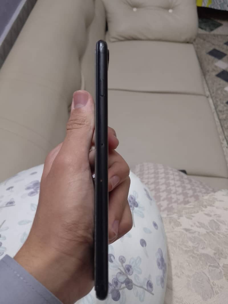 Apple iPhone 7 Plus 5