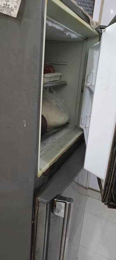 Dawlance fridge 2 door . .