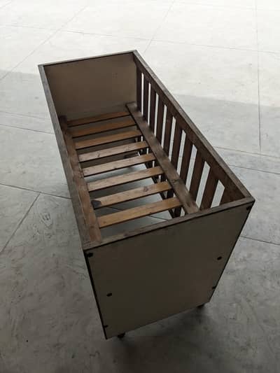Baby Cot  (used)