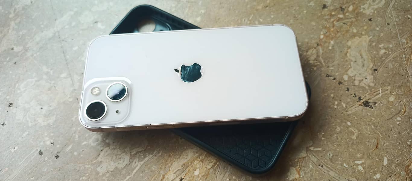 Apple iPhone 13 1