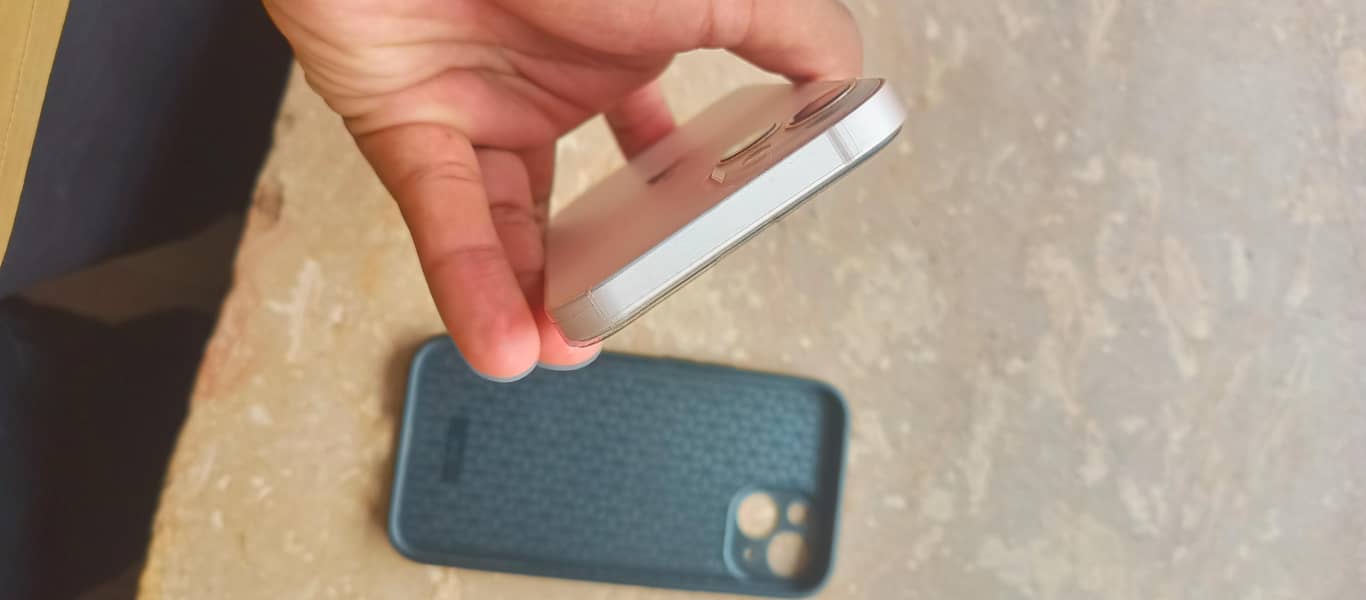 Apple iPhone 13 6